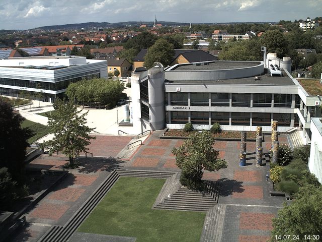 Foto der Webcam: Verwaltungsgebäude, Innenhof mit Audimax, Hörsaal-Gebäude 1