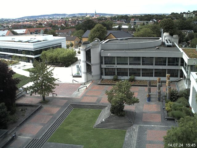 Foto der Webcam: Verwaltungsgebäude, Innenhof mit Audimax, Hörsaal-Gebäude 1