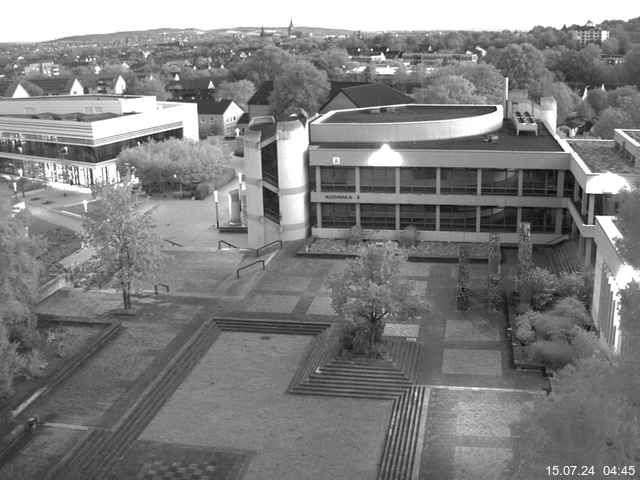 Foto der Webcam: Verwaltungsgebäude, Innenhof mit Audimax, Hörsaal-Gebäude 1