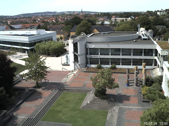 Foto der Webcam: Verwaltungsgebäude, Innenhof mit Audimax, Hörsaal-Gebäude 1