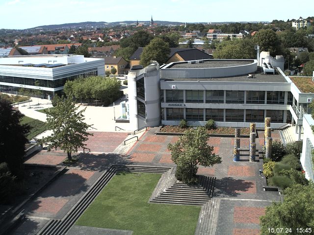 Foto der Webcam: Verwaltungsgebäude, Innenhof mit Audimax, Hörsaal-Gebäude 1