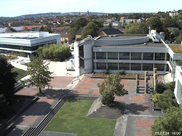 Foto der Webcam: Verwaltungsgebäude, Innenhof mit Audimax, Hörsaal-Gebäude 1