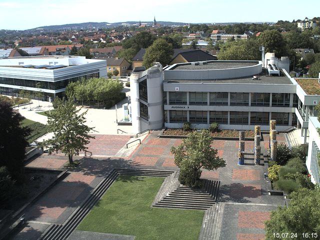 Foto der Webcam: Verwaltungsgebäude, Innenhof mit Audimax, Hörsaal-Gebäude 1