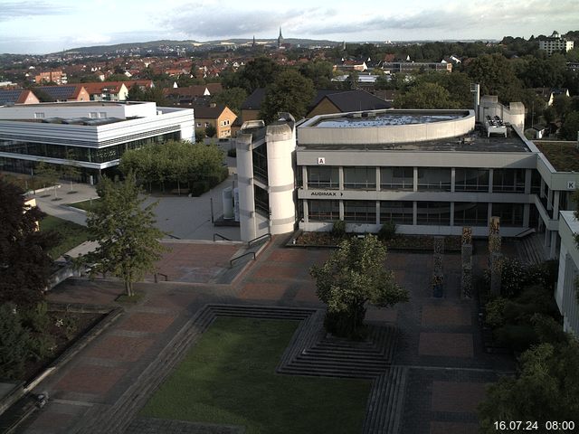 Foto der Webcam: Verwaltungsgebäude, Innenhof mit Audimax, Hörsaal-Gebäude 1