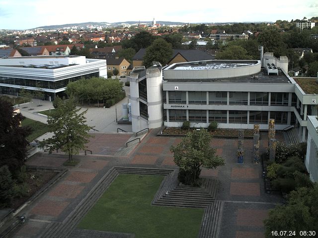 Foto der Webcam: Verwaltungsgebäude, Innenhof mit Audimax, Hörsaal-Gebäude 1