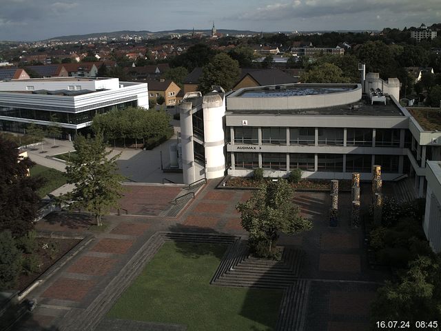 Foto der Webcam: Verwaltungsgebäude, Innenhof mit Audimax, Hörsaal-Gebäude 1