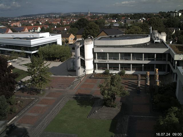 Foto der Webcam: Verwaltungsgebäude, Innenhof mit Audimax, Hörsaal-Gebäude 1