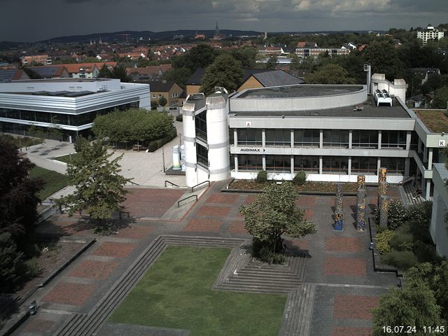 Foto der Webcam: Verwaltungsgebäude, Innenhof mit Audimax, Hörsaal-Gebäude 1