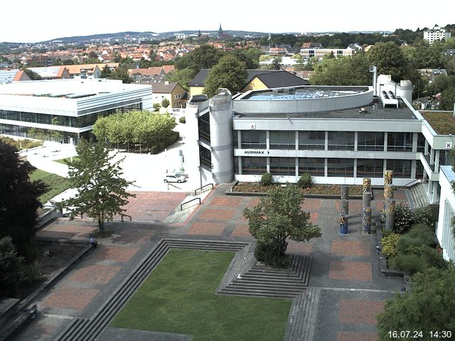 Foto der Webcam: Verwaltungsgebäude, Innenhof mit Audimax, Hörsaal-Gebäude 1