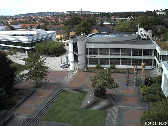 Foto der Webcam: Verwaltungsgebäude, Innenhof mit Audimax, Hörsaal-Gebäude 1