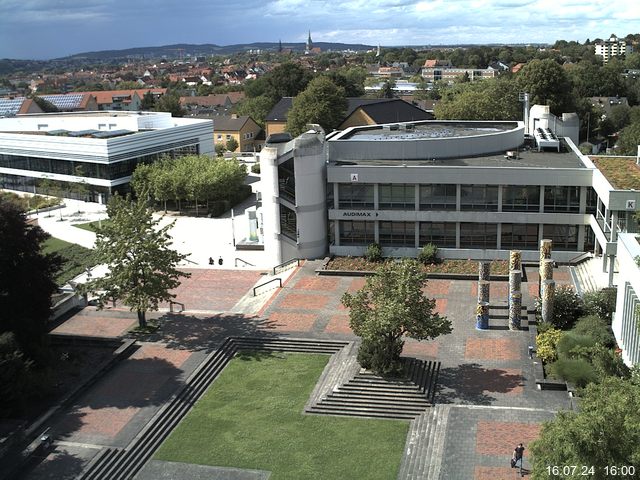 Foto der Webcam: Verwaltungsgebäude, Innenhof mit Audimax, Hörsaal-Gebäude 1