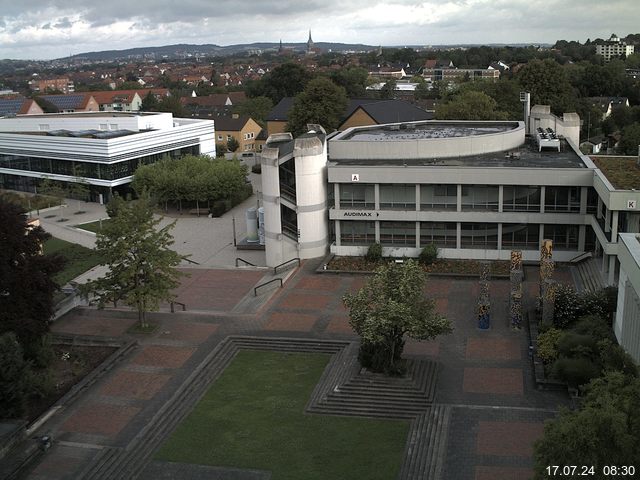 Foto der Webcam: Verwaltungsgebäude, Innenhof mit Audimax, Hörsaal-Gebäude 1