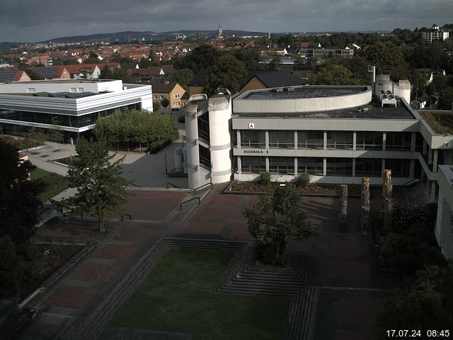 Foto der Webcam: Verwaltungsgebäude, Innenhof mit Audimax, Hörsaal-Gebäude 1