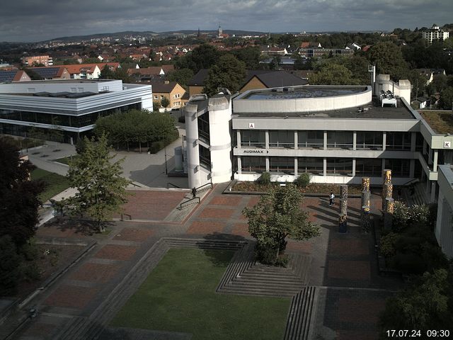 Foto der Webcam: Verwaltungsgebäude, Innenhof mit Audimax, Hörsaal-Gebäude 1