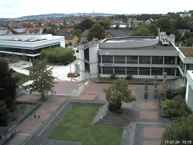 Foto der Webcam: Verwaltungsgebäude, Innenhof mit Audimax, Hörsaal-Gebäude 1