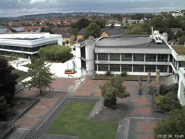 Foto der Webcam: Verwaltungsgebäude, Innenhof mit Audimax, Hörsaal-Gebäude 1