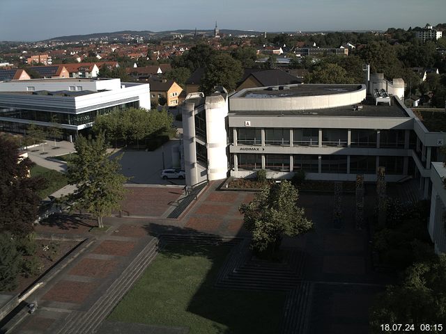 Foto der Webcam: Verwaltungsgebäude, Innenhof mit Audimax, Hörsaal-Gebäude 1