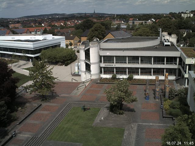 Foto der Webcam: Verwaltungsgebäude, Innenhof mit Audimax, Hörsaal-Gebäude 1