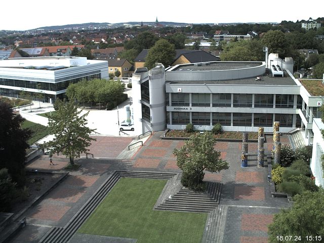 Foto der Webcam: Verwaltungsgebäude, Innenhof mit Audimax, Hörsaal-Gebäude 1