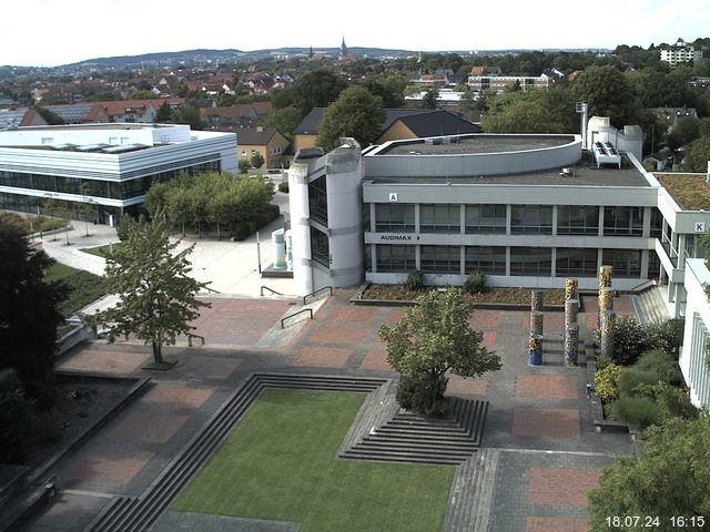 Foto der Webcam: Verwaltungsgebäude, Innenhof mit Audimax, Hörsaal-Gebäude 1