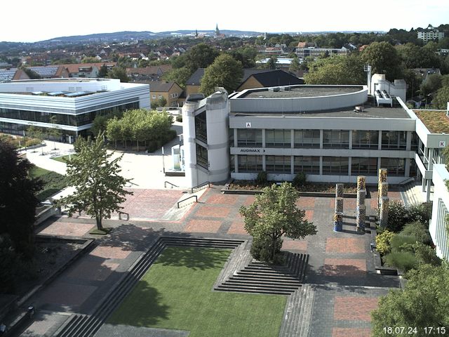 Foto der Webcam: Verwaltungsgebäude, Innenhof mit Audimax, Hörsaal-Gebäude 1