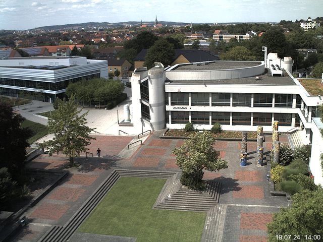 Foto der Webcam: Verwaltungsgebäude, Innenhof mit Audimax, Hörsaal-Gebäude 1