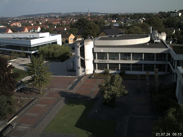 Foto der Webcam: Verwaltungsgebäude, Innenhof mit Audimax, Hörsaal-Gebäude 1