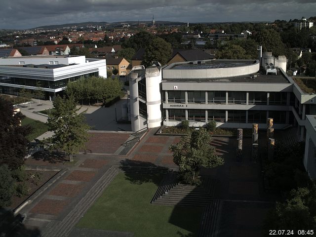 Foto der Webcam: Verwaltungsgebäude, Innenhof mit Audimax, Hörsaal-Gebäude 1