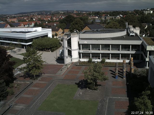 Foto der Webcam: Verwaltungsgebäude, Innenhof mit Audimax, Hörsaal-Gebäude 1