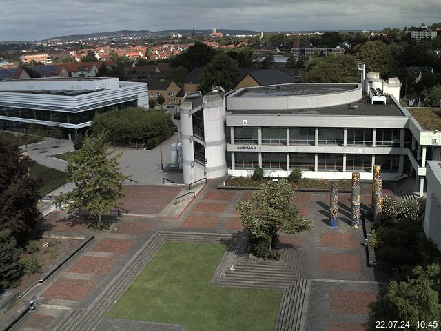 Foto der Webcam: Verwaltungsgebäude, Innenhof mit Audimax, Hörsaal-Gebäude 1