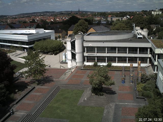 Foto der Webcam: Verwaltungsgebäude, Innenhof mit Audimax, Hörsaal-Gebäude 1