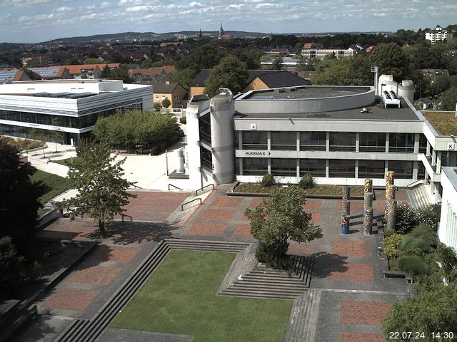 Foto der Webcam: Verwaltungsgebäude, Innenhof mit Audimax, Hörsaal-Gebäude 1