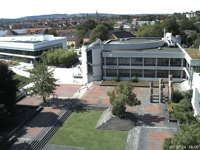 Foto der Webcam: Verwaltungsgebäude, Innenhof mit Audimax, Hörsaal-Gebäude 1