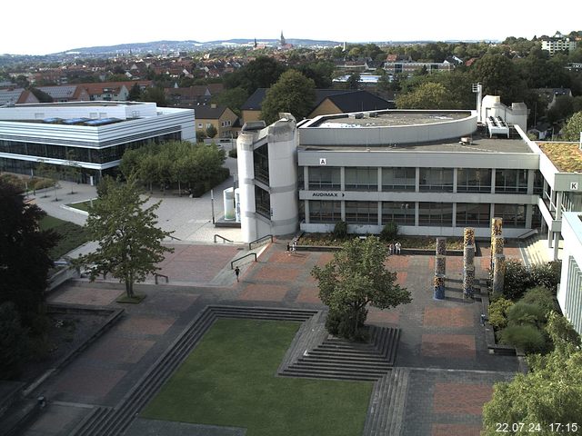 Foto der Webcam: Verwaltungsgebäude, Innenhof mit Audimax, Hörsaal-Gebäude 1