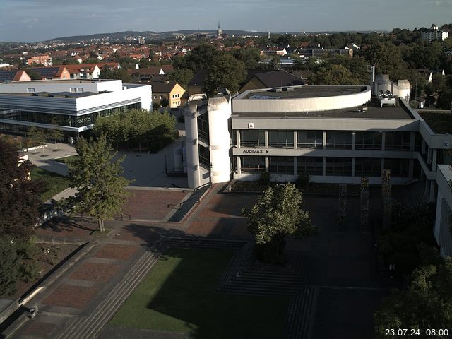 Foto der Webcam: Verwaltungsgebäude, Innenhof mit Audimax, Hörsaal-Gebäude 1