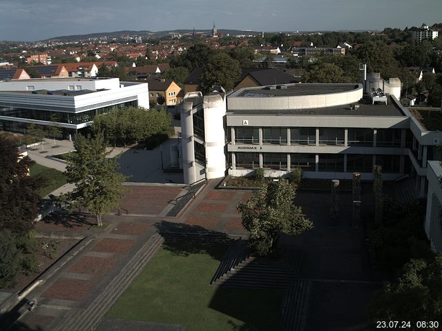 Foto der Webcam: Verwaltungsgebäude, Innenhof mit Audimax, Hörsaal-Gebäude 1