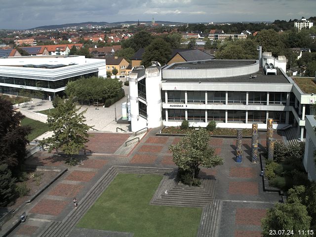 Foto der Webcam: Verwaltungsgebäude, Innenhof mit Audimax, Hörsaal-Gebäude 1