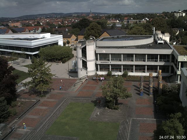 Foto der Webcam: Verwaltungsgebäude, Innenhof mit Audimax, Hörsaal-Gebäude 1