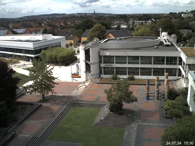 Foto der Webcam: Verwaltungsgebäude, Innenhof mit Audimax, Hörsaal-Gebäude 1