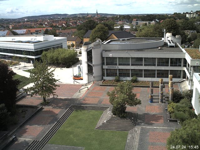 Foto der Webcam: Verwaltungsgebäude, Innenhof mit Audimax, Hörsaal-Gebäude 1