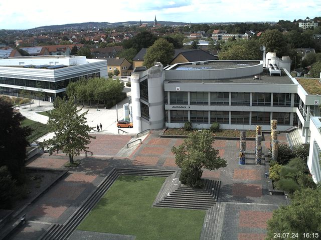 Foto der Webcam: Verwaltungsgebäude, Innenhof mit Audimax, Hörsaal-Gebäude 1