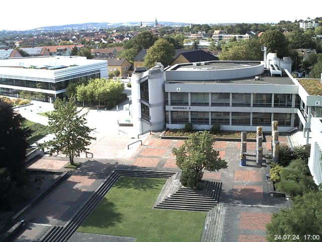 Foto der Webcam: Verwaltungsgebäude, Innenhof mit Audimax, Hörsaal-Gebäude 1