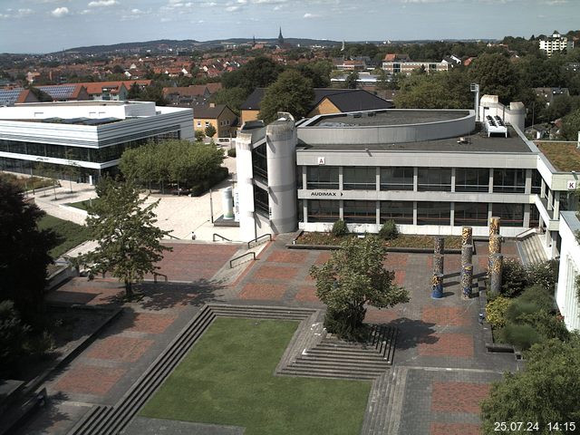 Foto der Webcam: Verwaltungsgebäude, Innenhof mit Audimax, Hörsaal-Gebäude 1