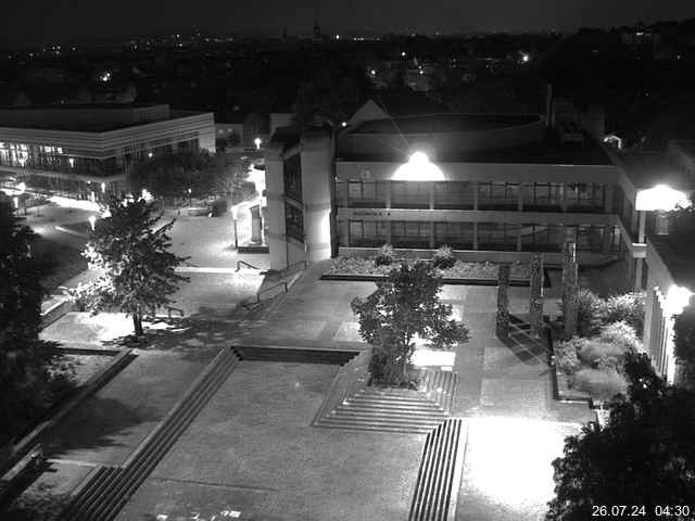 Foto der Webcam: Verwaltungsgebäude, Innenhof mit Audimax, Hörsaal-Gebäude 1