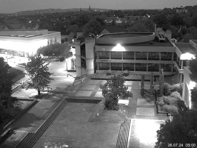 Foto der Webcam: Verwaltungsgebäude, Innenhof mit Audimax, Hörsaal-Gebäude 1