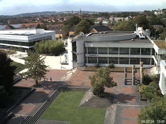 Foto der Webcam: Verwaltungsgebäude, Innenhof mit Audimax, Hörsaal-Gebäude 1