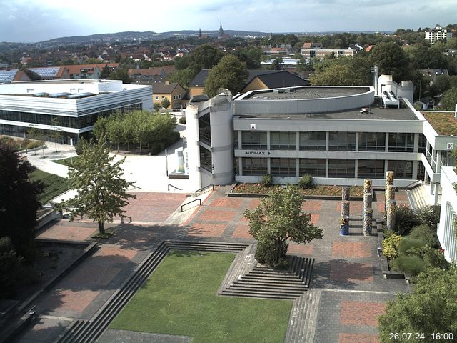 Foto der Webcam: Verwaltungsgebäude, Innenhof mit Audimax, Hörsaal-Gebäude 1