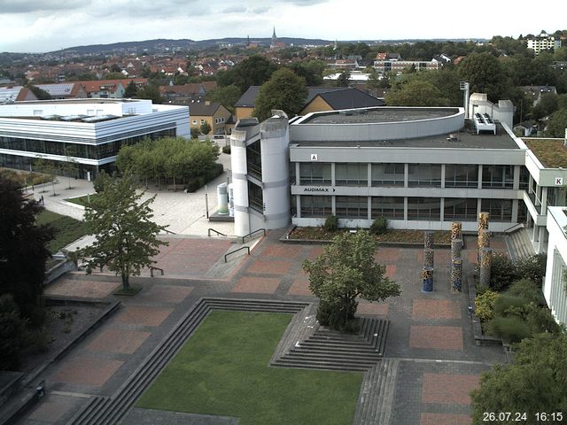 Foto der Webcam: Verwaltungsgebäude, Innenhof mit Audimax, Hörsaal-Gebäude 1