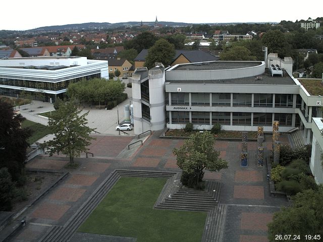 Foto der Webcam: Verwaltungsgebäude, Innenhof mit Audimax, Hörsaal-Gebäude 1