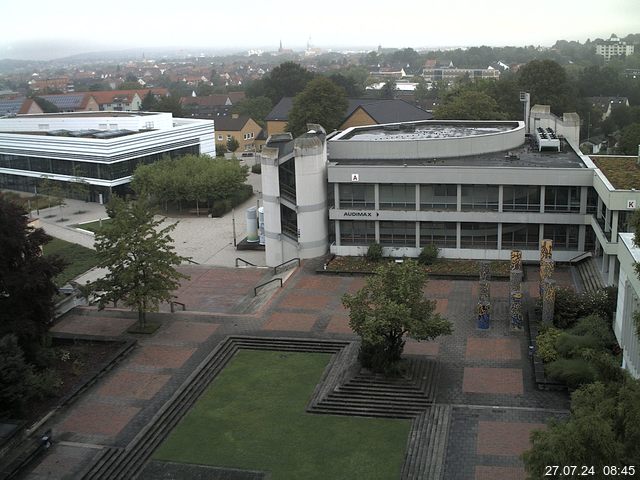 Foto der Webcam: Verwaltungsgebäude, Innenhof mit Audimax, Hörsaal-Gebäude 1